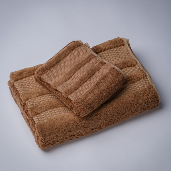 CONJUNTO DE TOALLAS DE BAÑO Y DE MANO MARRÓN DE BAMBÚ ORGANICO