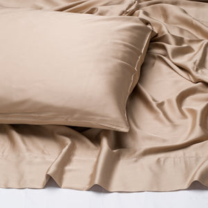 JUEGO DE CAMA PURE · MARRÓN AVELLANA · Suave, envolvente y elegante