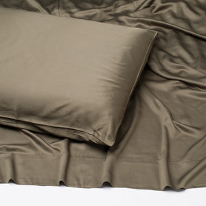 JUEGO DE CAMA PURE · VERDE BOSQUE · Profundo, natural y envolvente